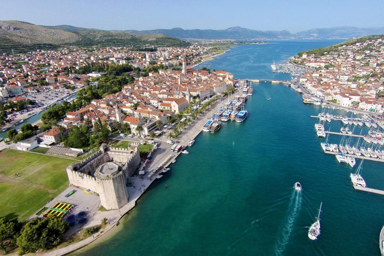 Apartments By The Sea Trogir - 15011 Exterior photo